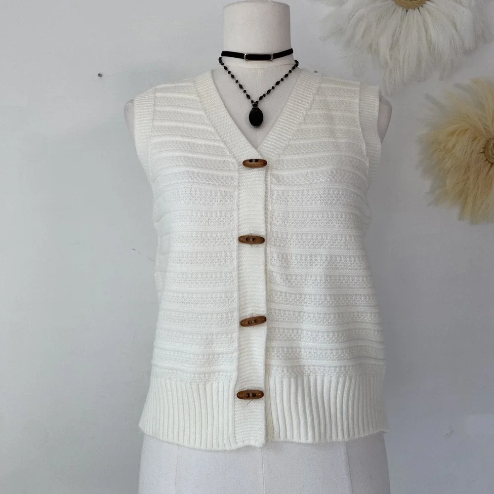 Unbranded Womens Boho Cottagecore Sweater Vest Size M/L Toggle Button Cable Knit